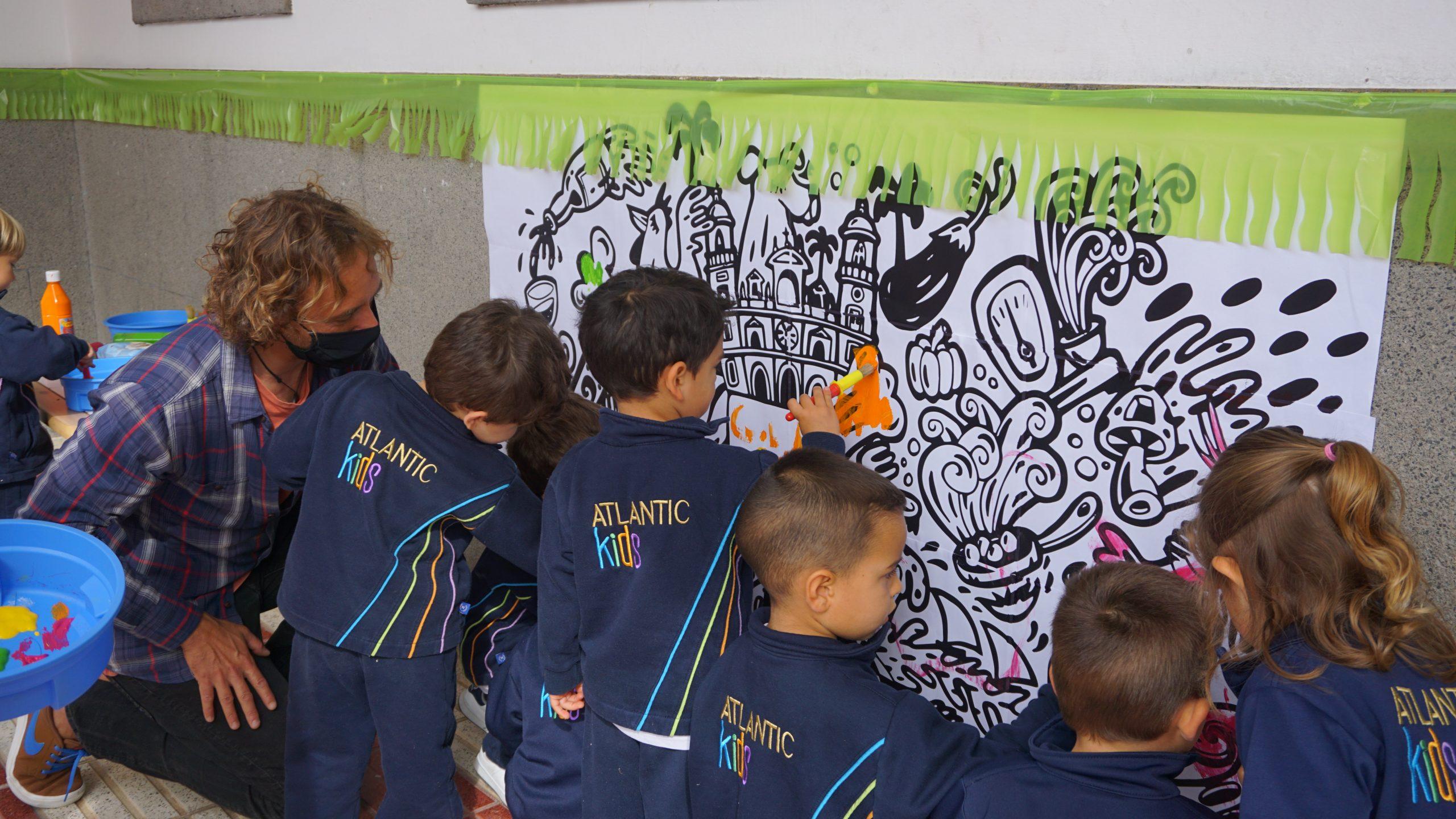 Atlantic Kids recibe con mucho entusiasmo al artista Chus Barrera para celebrar el Día Internacional de los Museos